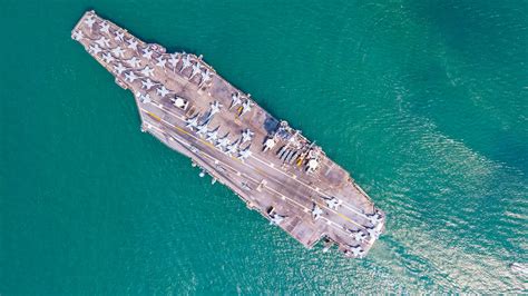 biggest aircraft carriers   world discovery uk