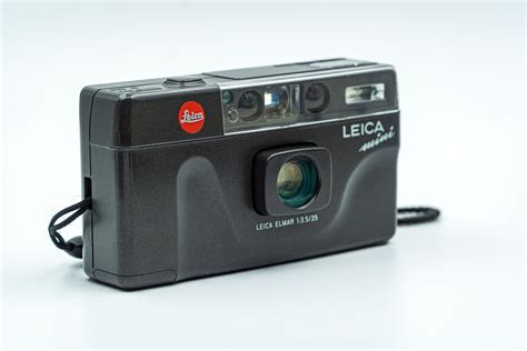 leica mini mm point  shoot camera excellent condition  shipping