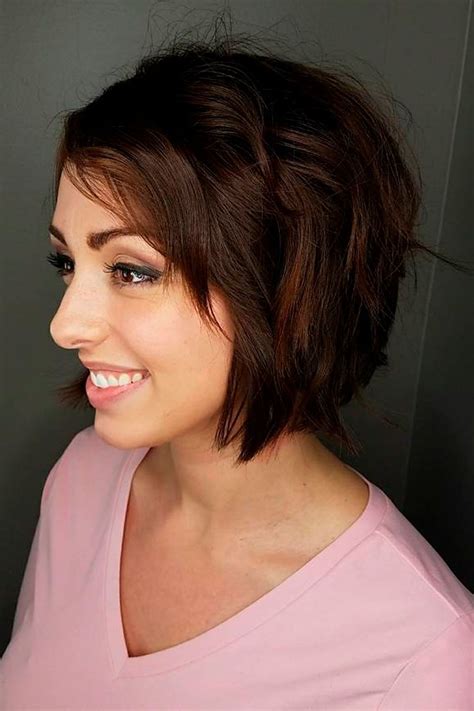 30 Best Short Hairstyles For Round Faces In 2021