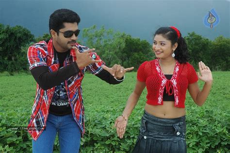 konjum mainakkale tamil movie spicy stills photo 16 of 45