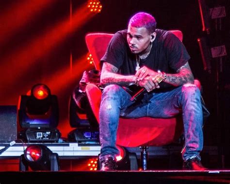 Chris Brown On The Stage The Hollywood Gossip