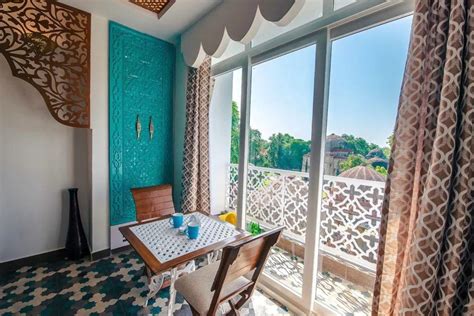 stunning airbnbs   delhi