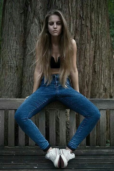 outdoor jeans bralet pumps natural model emily currel skinny jeans fashion model