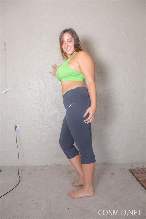 Curvy Girl Allie Giovanni Strips Off Her Spandex And Gets