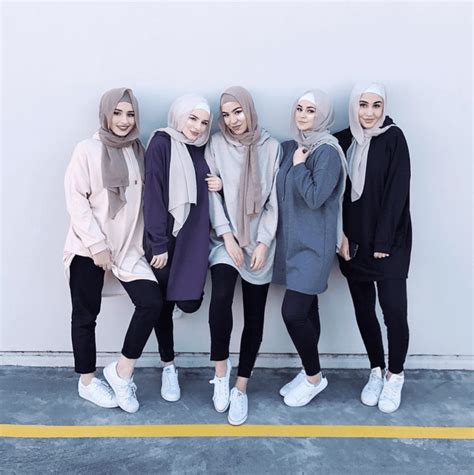 yuk contek referensi style outfit hijab  chic  bukber
