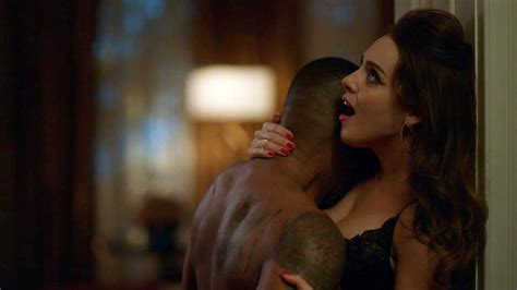 Elizabeth Gillies Cleavage In Scene From Dynasty