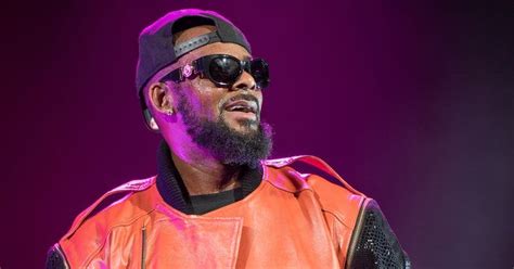 r kelly accused by brother of sexually abusing 14 year