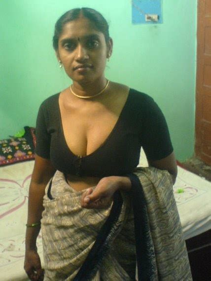 Beauties Of Indian South Indian House Wife Show Her Boobs 40527 Hot