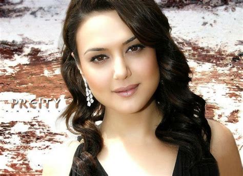 bollywood actress preity zinta hot and spicy wallpapers glamsham photos