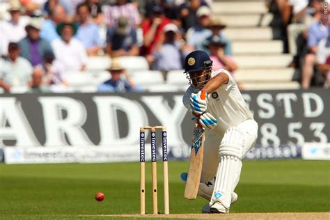 watch ms dhoni s last of his 622 test boundaries [video]