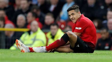 manchester united forward alexis sanchez out for up to six weeks