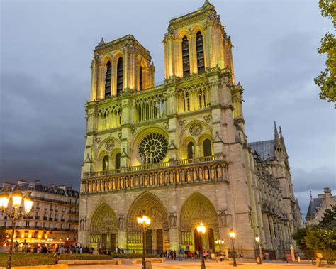 catedral de notre dame monumento cultural de paris  el mundo hoy vu carloimportaciones
