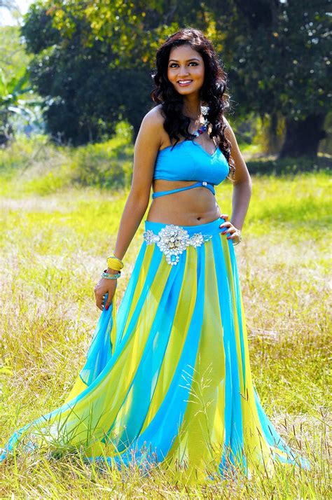 top sweet faces shanvi srivastava displaying her slim waist and