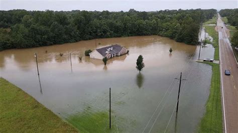 mississippi flooding   recede minimal damage reported