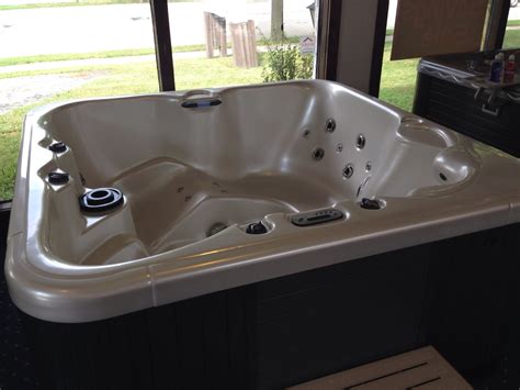 milwaukee hot tub  spa service  repair great lakes pool spa