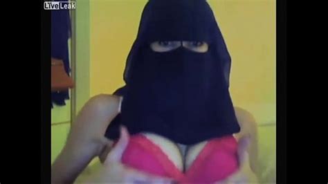 sexy saudi arabian girl twerking with veil on xvideos