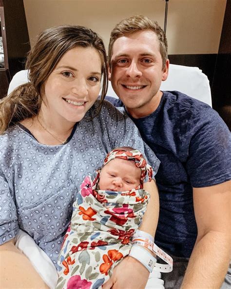 Counting On S Joy Anna Duggar Reveals Daughter S Elegant Name