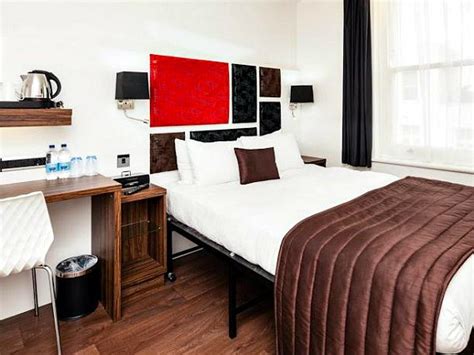 chiswick rooms london book on