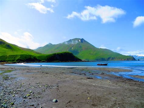 visit dutch harbor   dutch harbor alaska travel  expedia tourism