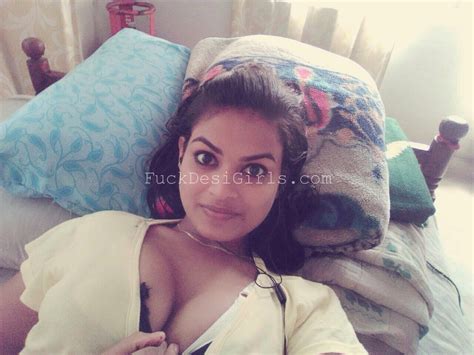 srilankan girls selfie nude pics regarder et télécharger