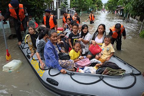 indonesia   prepare psychological aid  disaster victims national  jakarta post
