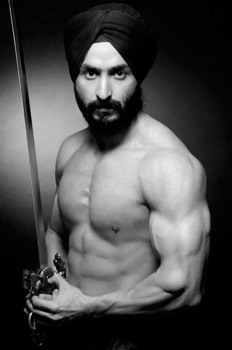 sexy naked pics of a muscular and smooth punjabi hunk indian gay site