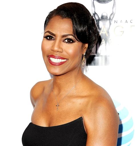 celebrity big brother cast fans react to omarosa