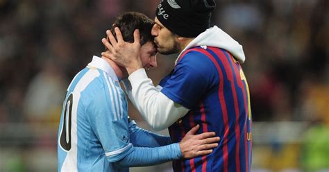 Lionel Messi Gets A Kiss From Fan During Sweden Argentina Pictures