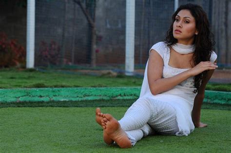 sexy bollywood and south indian actress pictures sexy actress manjari phadnis in hot white