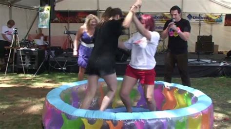 Girls Jelly Wrestling Youtube