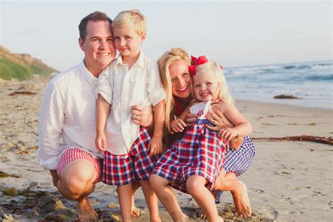 families  nailed color coordinated portraits huffpost