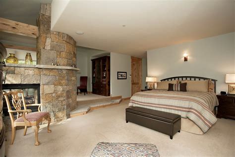 master suite  conveniently located   main level   home silverthorne master
