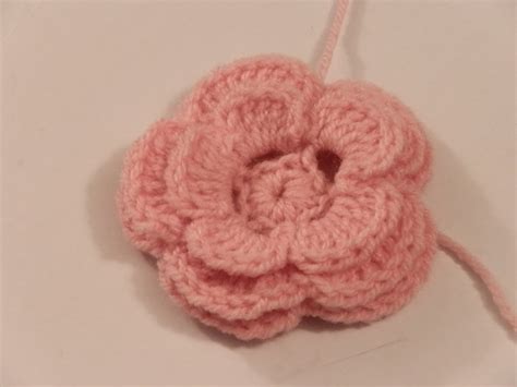 easy  crochet flower pattern pretty  layer crochet flower pattern