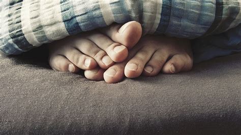 Florida Man Wakes Up To Find Another Man Sucking His Toes 1040 Who