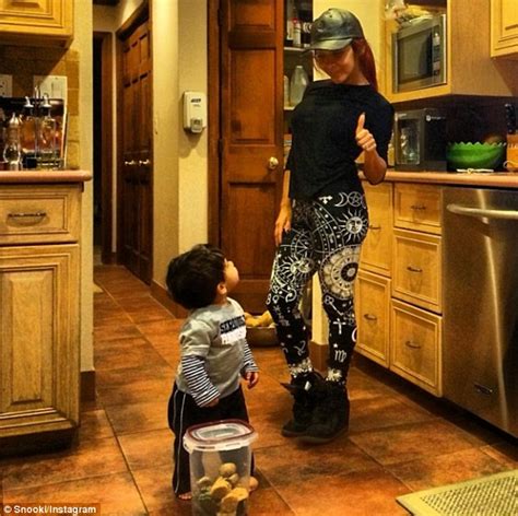 Nicole Snooki Polizzi Shares Cute Kitchen Snap Of