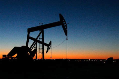 petrole ubs sinquiete dun petrole   dollars le baril tribune de geneve