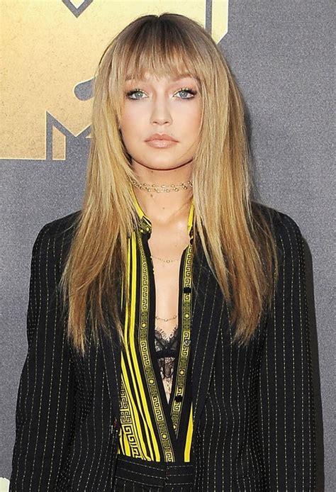 gigi hadid looks unrecognizable with bangs hairstyle at 2016 mtv movie
