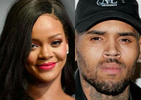 Rihanna Choca Seguidores Ao Aparecer Ouvindo Música Do Ex Namorado