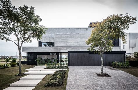 modern concrete house designed  remy architects gessato