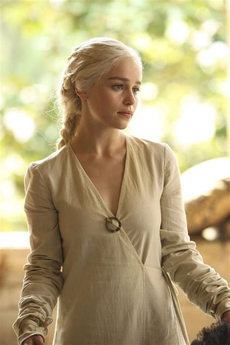 the best khaleesi hair on game of thrones daenerys best braid moments