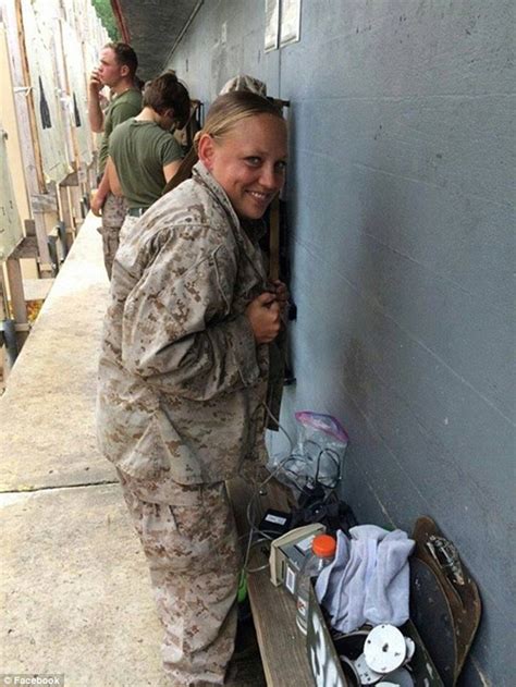 Photographer Tara Ruby S Breastfeeding Soldier S Photo Goes Viral