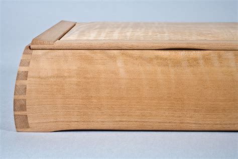 abigale curved dovetail box finewoodworking