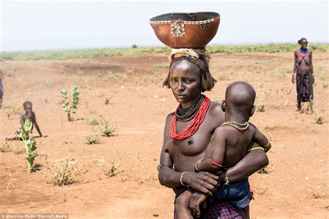 Massimo Rumis Photographs Show Ethiopias Omo Valley Tribesmen Daily