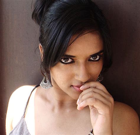 tamil actress vasundhara kashyap s intimate pictures