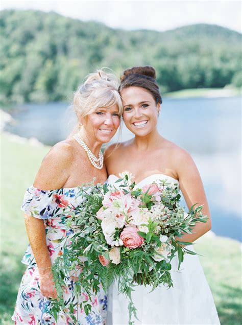 eseeola lodge wedding classic mother daughter