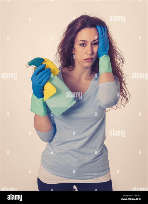 House Cleaner Women Fotos Und Bildmaterial In Hoher Auflösung – Alamy