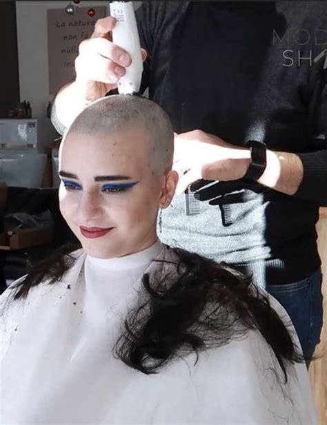 Pin By Poro On Hair And Beauty Shaved Head Women Bald Head Women