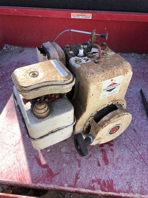 hp vintage briggs stratton horizontal shaft gas engine model  ebay