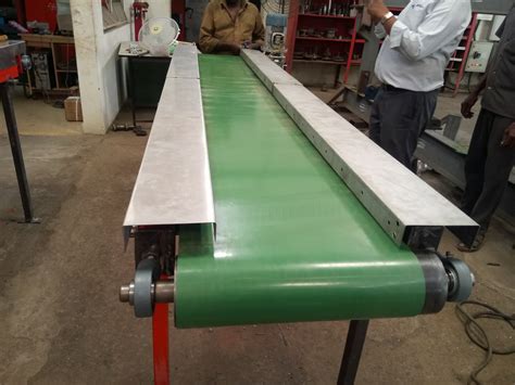 Modern Stainless Steel Belt Conveyor Capacity 1 50 Kg Per Feet Rs