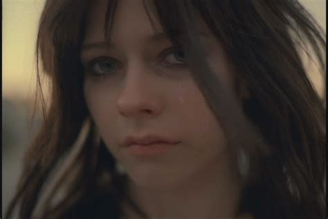 Avril Lavigne Nobody S Home Music Video Screencaps [hq] Music